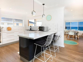 Aqua Palm with Sweeping One Mile Views, Forster